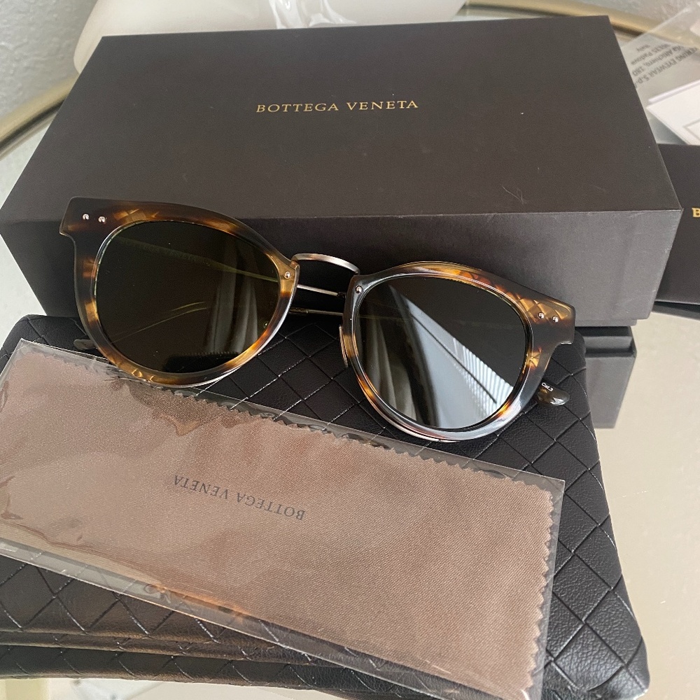 NEW Bottega Veneta Sunglasses RETAIL 650